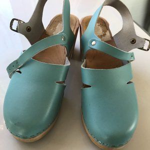 Karlskoga Turquoise Clogs